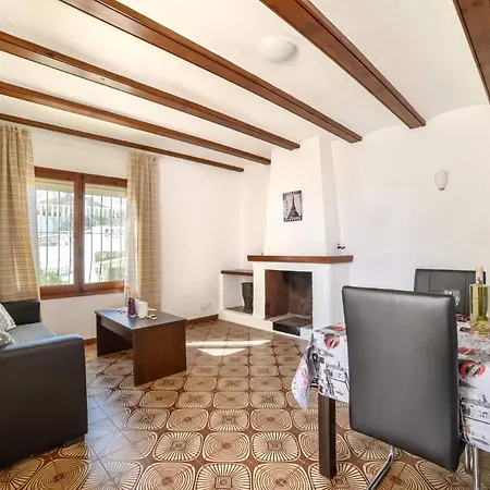 Pilar Villa *